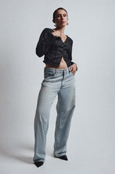 SEAM DETAILED TOP - BLACK